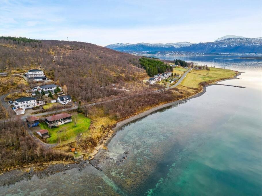 Hus Med Egen Strandlinje Tromsø Exterior foto
